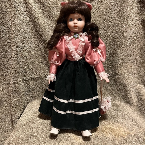 Heritage Mint Other - Heritage Mint Ltd. Collection vintage porcelain doll.